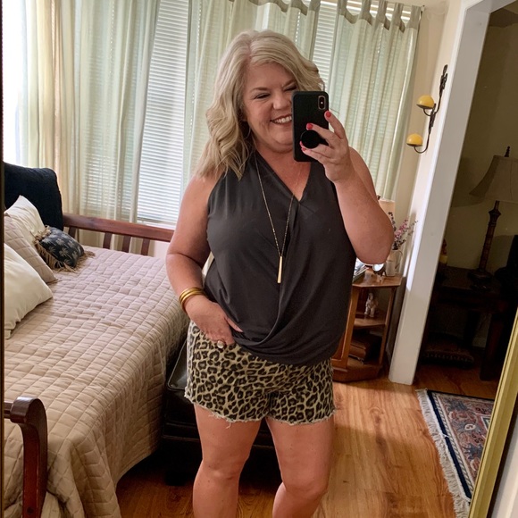 Meet your Posher, Sherry - Picture 2 of 3